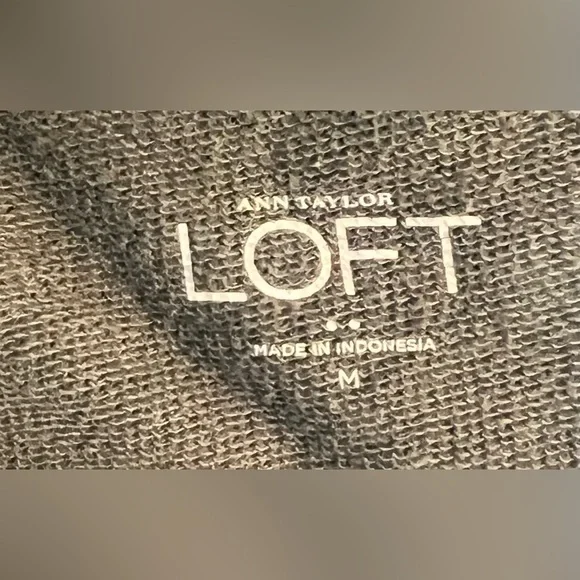 Ann Taylor LOFT Lace Sleeve Blouse Green Size Medium - Picture 3 of 3